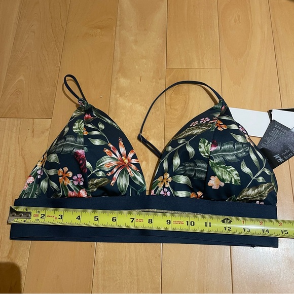 NWT women’s H&M floral bikini top - Picture 4 of 4
